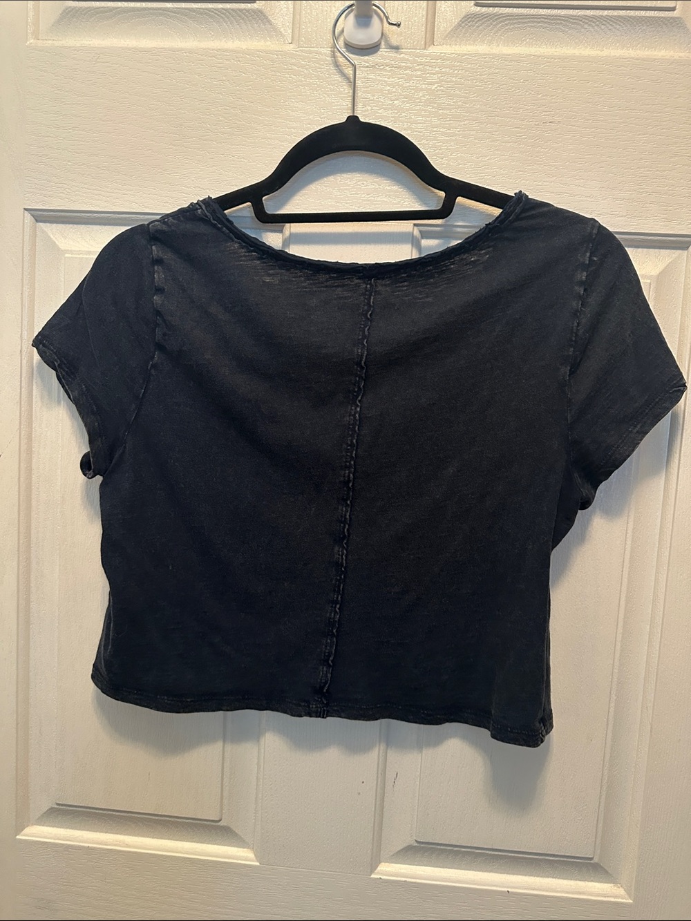 Anthropologie Pilcro Washed Black V‑Neck Short Sleeve Crop Top Size Medium - Picture 3 of 3